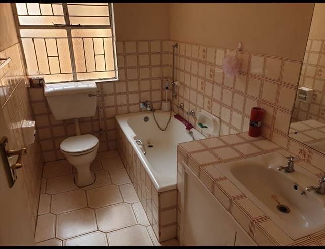 2 BEDROOM APARTMENT FOR SALE IN EDLEEN